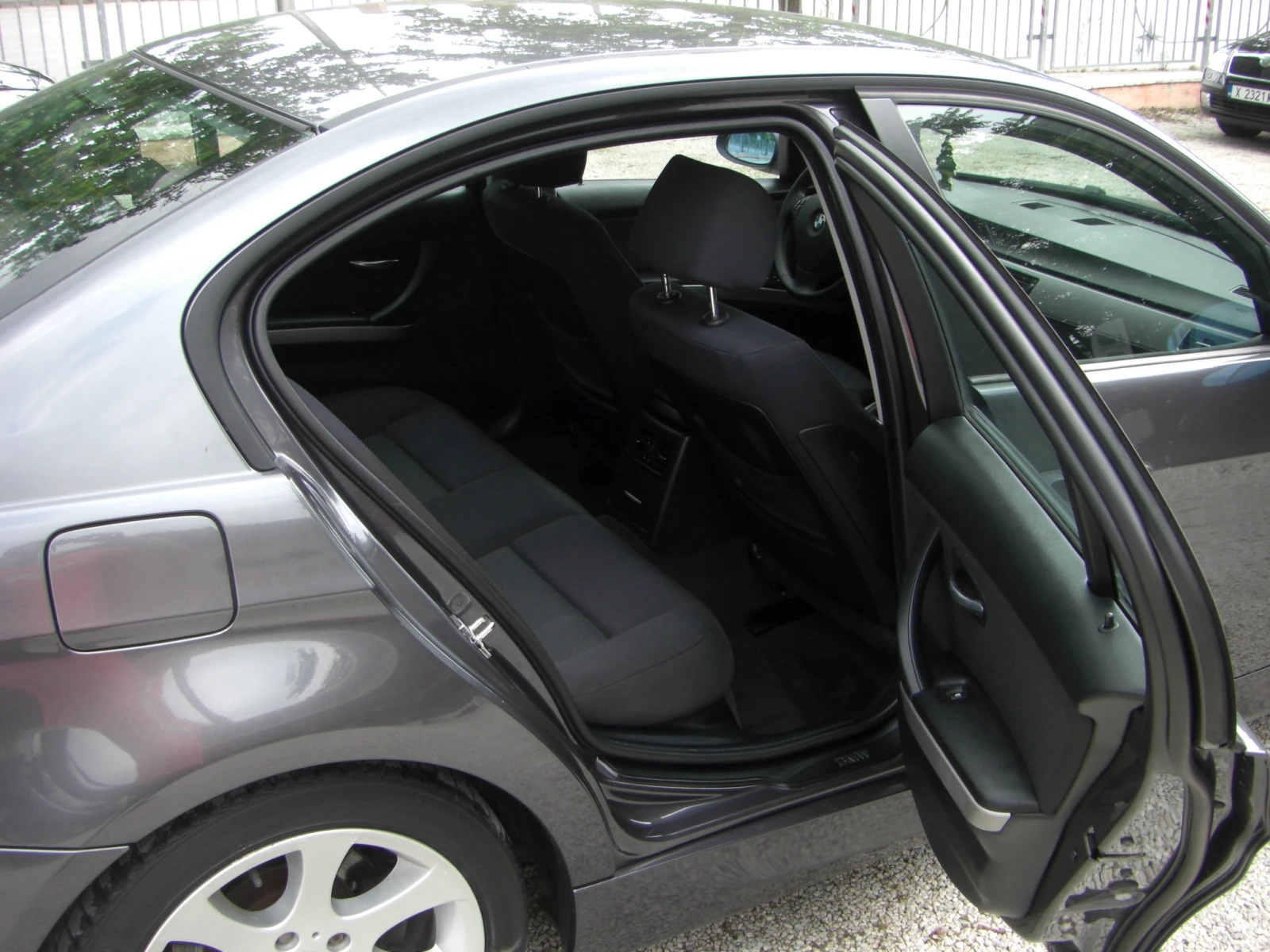 BMW 320 i 6ck. 150k.c, снимка 14 - Автомобили и джипове - 55688539