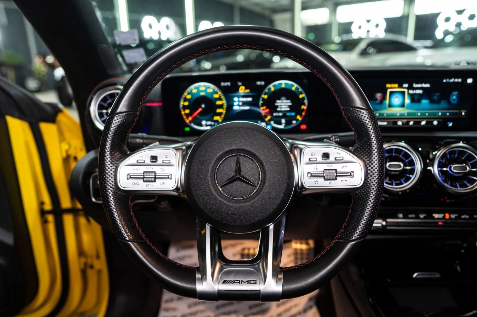 Mercedes-Benz CLA 350 AMG, снимка 5 - Автомобили и джипове - 55754940