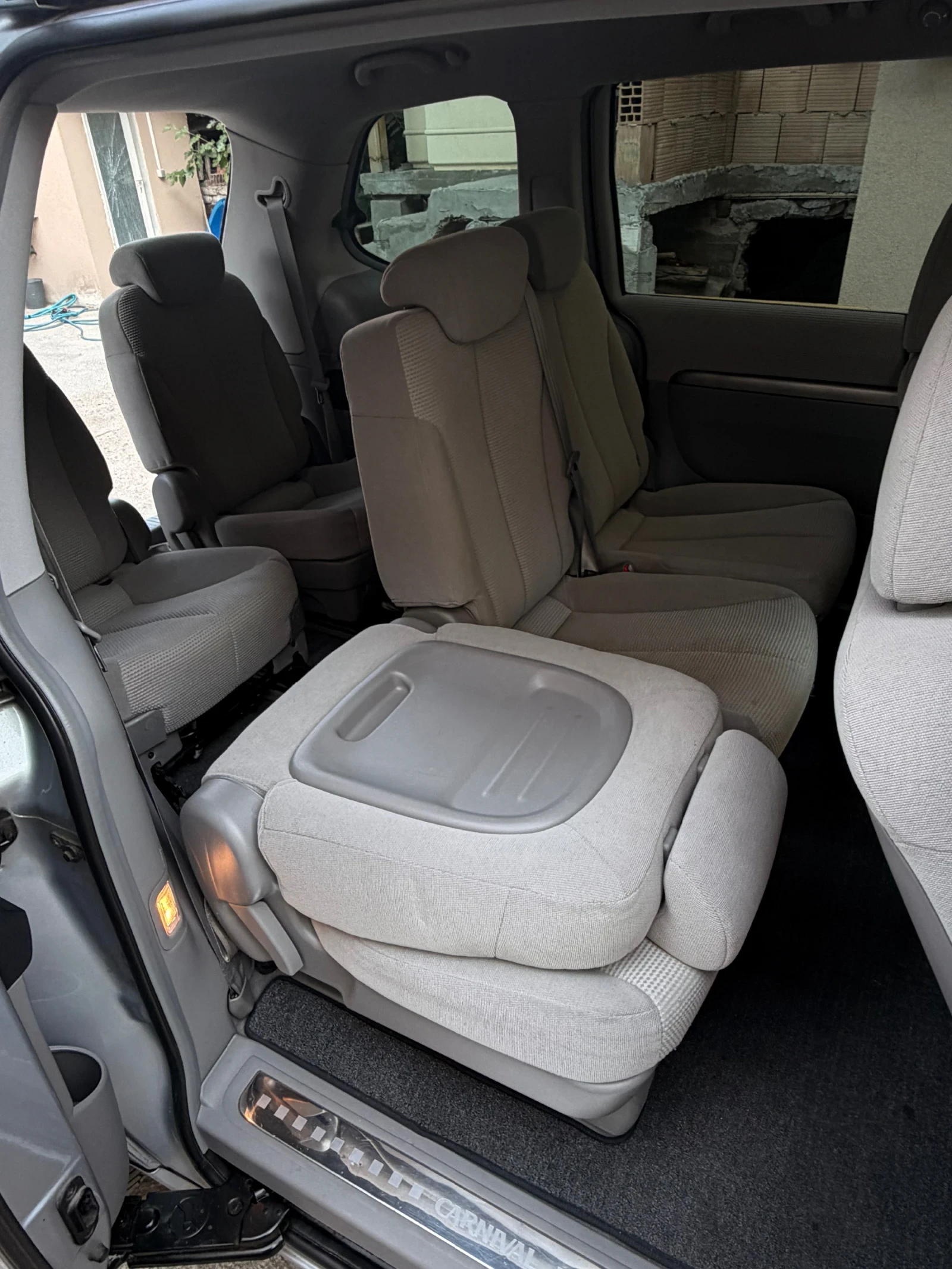 Kia Carnival Kia Carnival 2.9 CRDI 185kc, снимка 7 - Автомобили и джипове - 55793794