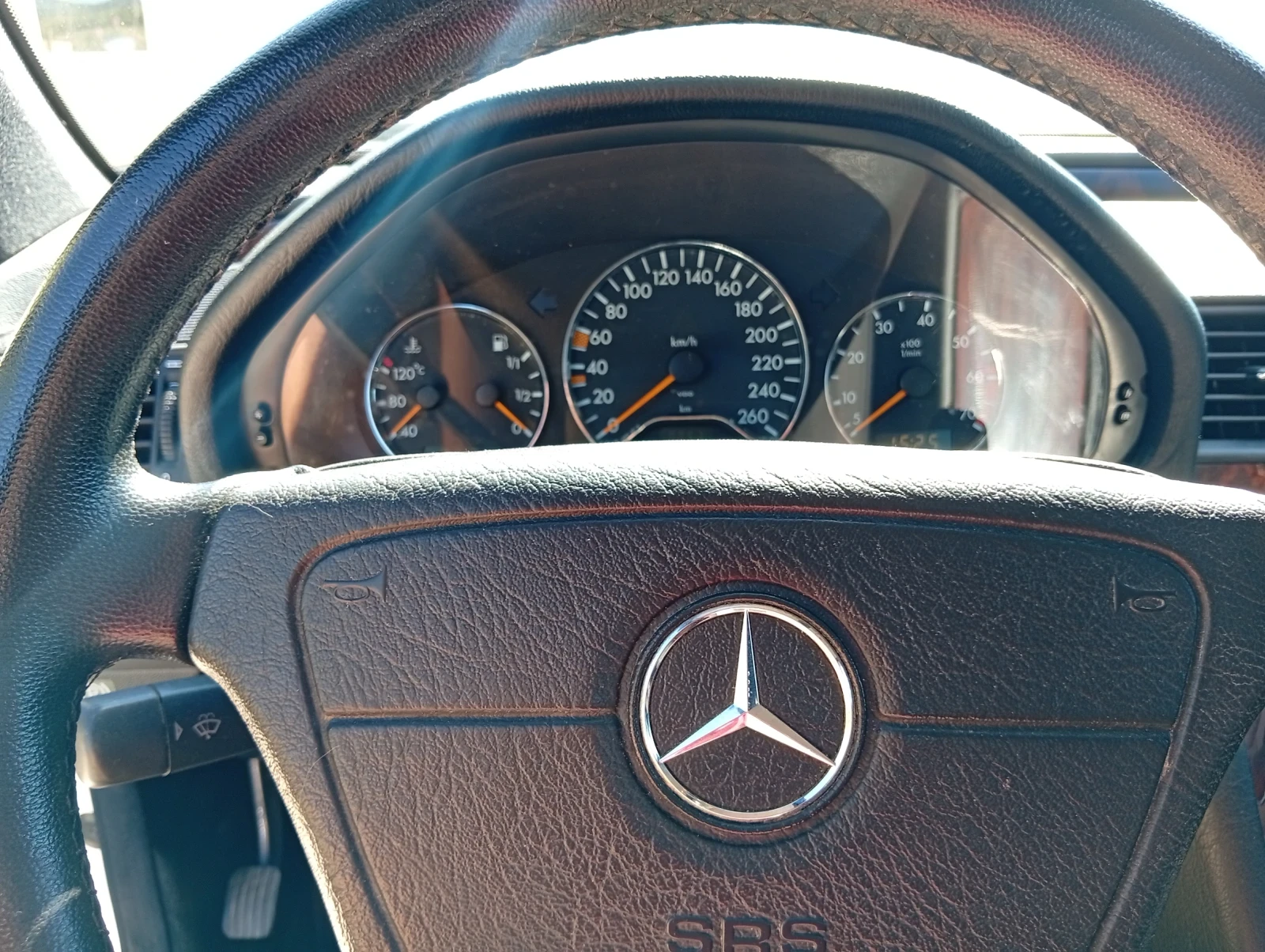 Mercedes-Benz C 200, снимка 11 - Автомобили и джипове - 55961615