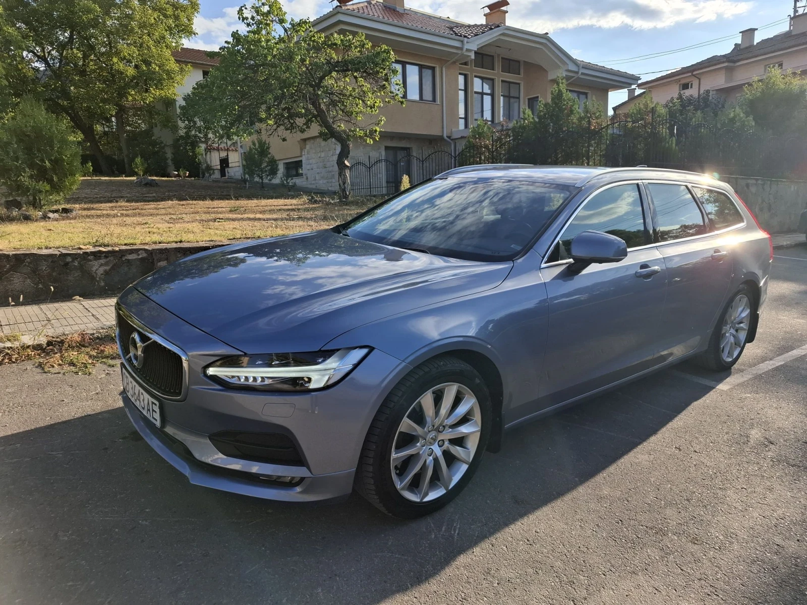 Volvo V90 T5 Bifuel, снимка 3 - Автомобили и джипове - 56547285