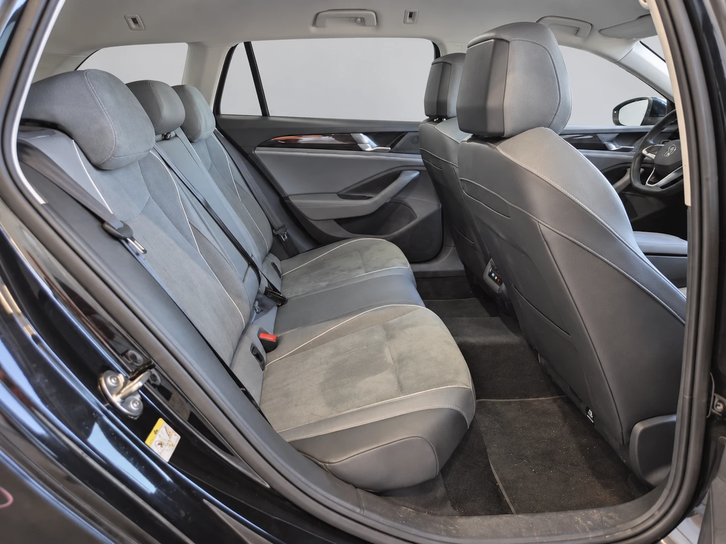VW Passat 1.5 eTSI 110 kW Business , снимка 6 - Автомобили и джипове - 56723109