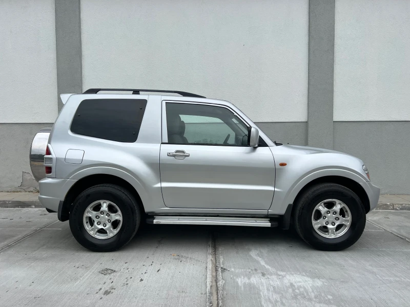 Mitsubishi Pajero 3.2DiD* ITALY* AC* TOP !!!, снимка 8 - Автомобили и джипове - 46930060