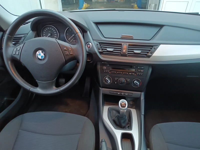 BMW X1, снимка 10 - Автомобили и джипове - 49219596