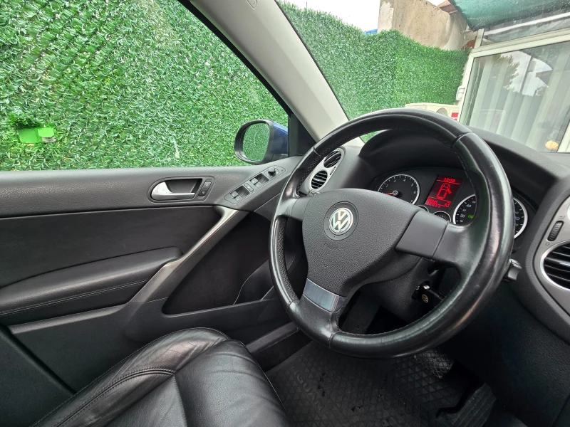 VW Tiguan 2.0TSI* 4&#215;4* ПАНОРАМА * КАМЕРА , снимка 17 - Автомобили и джипове - 52004364