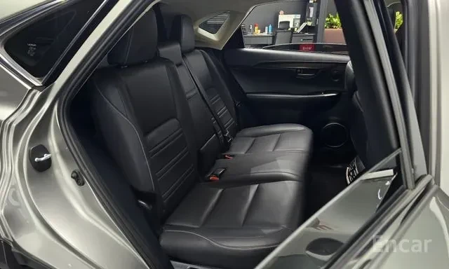 Lexus NX 300h SUPREME | КАМЕРА | ПОДГРЕВИ | ШИБИДАХ | , снимка 13 - Автомобили и джипове - 55597823