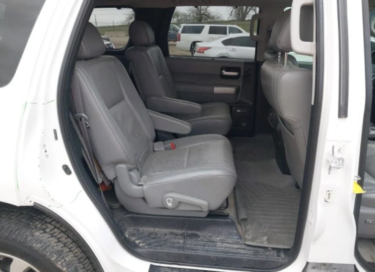 Toyota Sequoia  - изображение 10