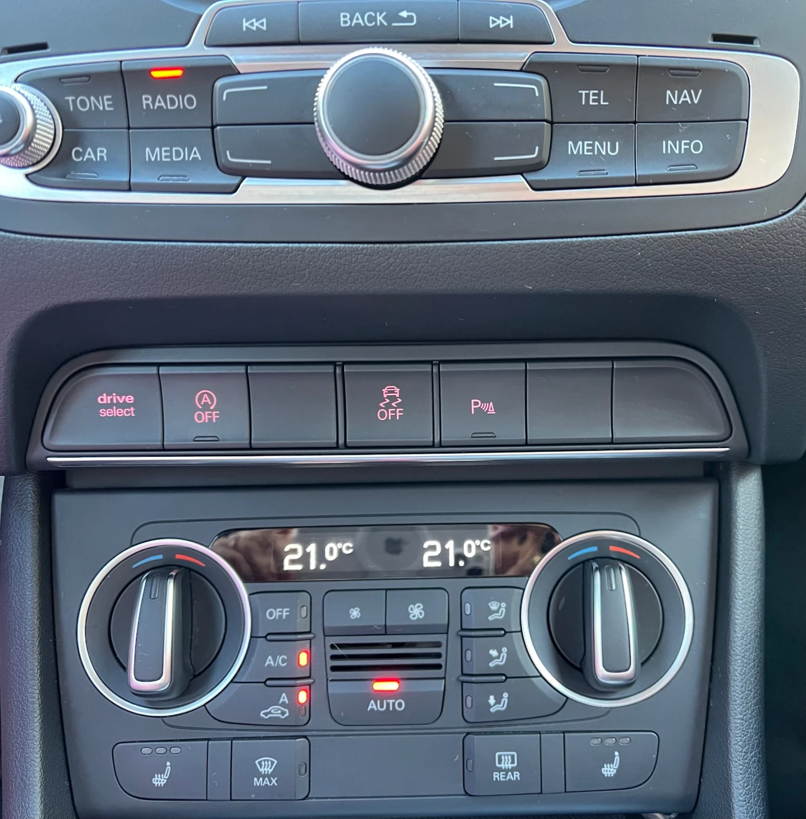 Audi Q3, снимка 8 - Автомобили и джипове - 53955857