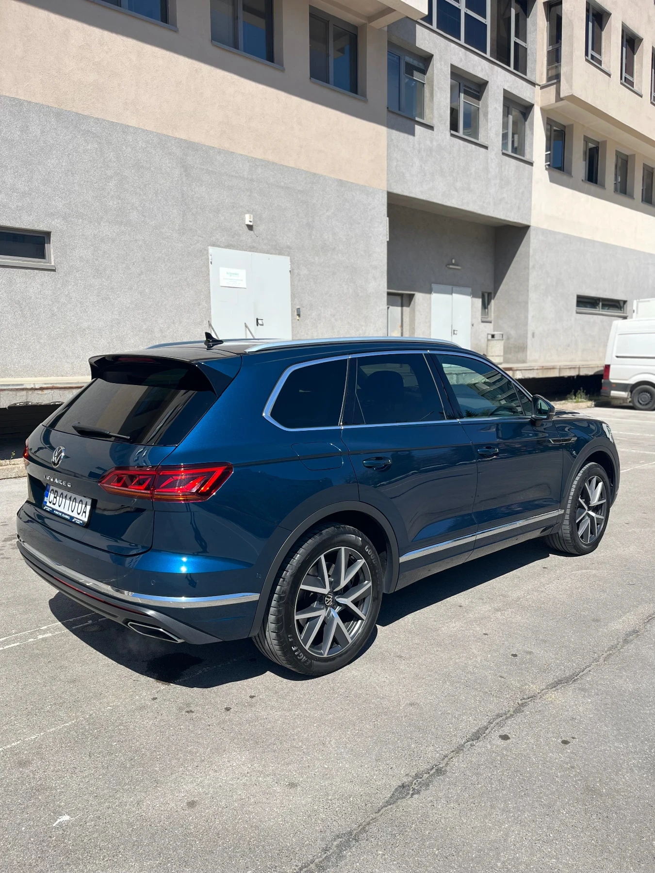 VW Touareg Elegance 3.0TFSI V6 4Motion, снимка 4 - Автомобили и джипове - 54555352
