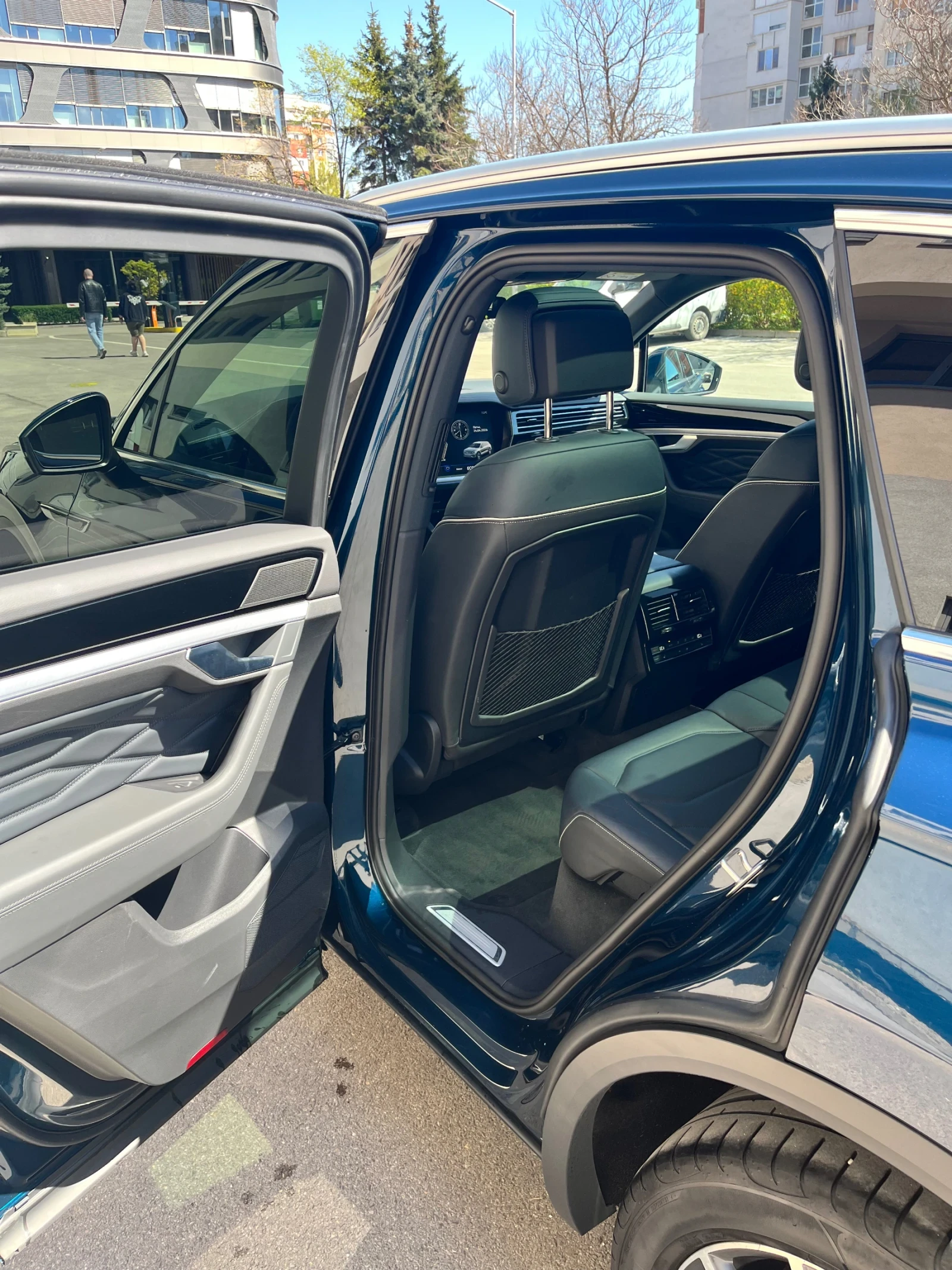 VW Touareg Elegance 3.0TFSI V6 4Motion, снимка 6 - Автомобили и джипове - 54555352