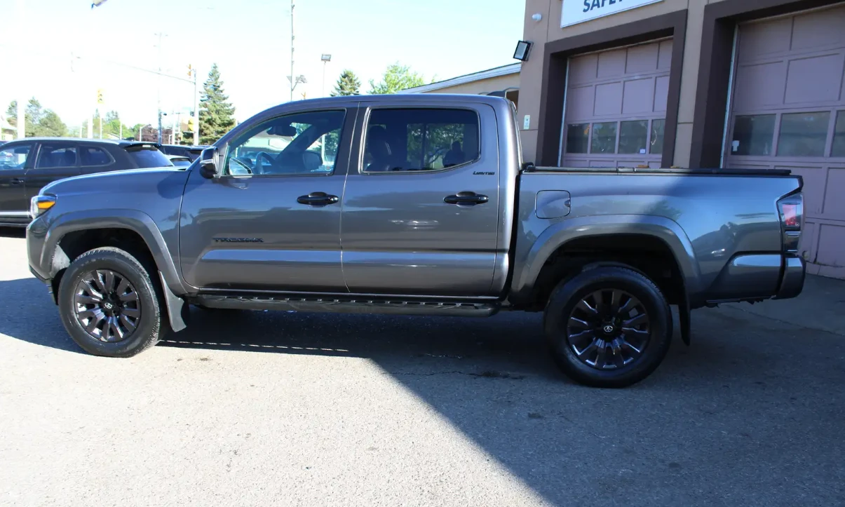 Toyota Tacoma NIGHTSHADE | 360 , снимка 9 - Автомобили и джипове - 54719062