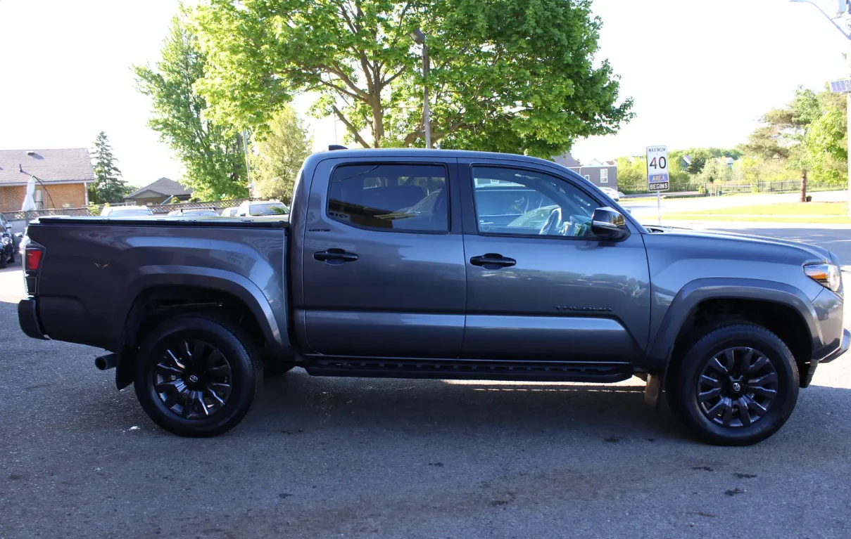 Toyota Tacoma NIGHTSHADE | 360 , снимка 8 - Автомобили и джипове - 54719062