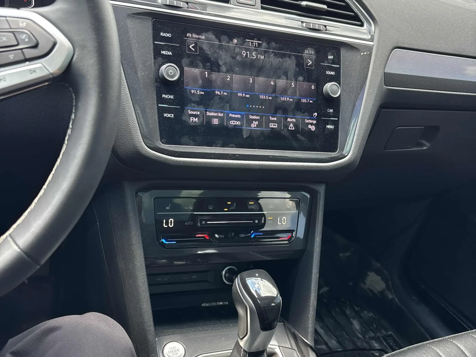 VW Tiguan Comfortline/2 КЛЮЧА/ПАНОРАМА/ПОДГРЕВИ/CARFAX, снимка 9 - Автомобили и джипове - 55073932