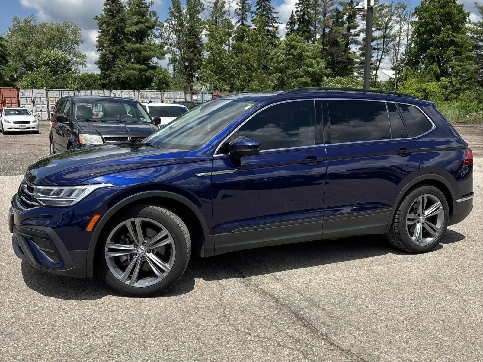 VW Tiguan Comfortline/2 КЛЮЧА/ПАНОРАМА/ПОДГРЕВИ/CARFAX, снимка 3 - Автомобили и джипове - 55073932