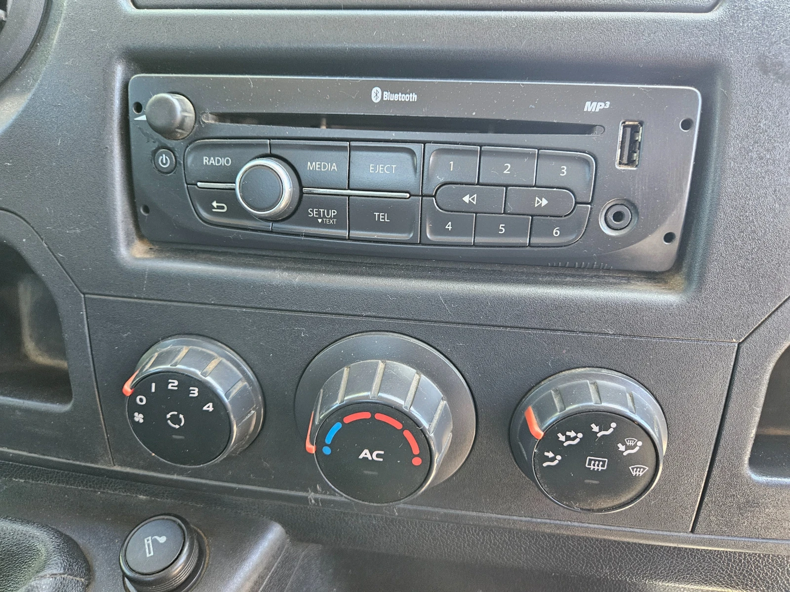 Renault Master  Категория Б   ЕВРО 5В  КЛИМАТИК, снимка 9 - Бусове и автобуси - 54546816