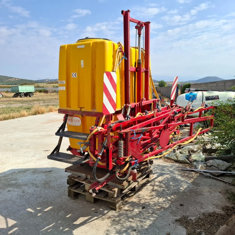 Пръскачка Друга марка 1000 литра, снимка 3 - Селскостопанска техника - 51406014