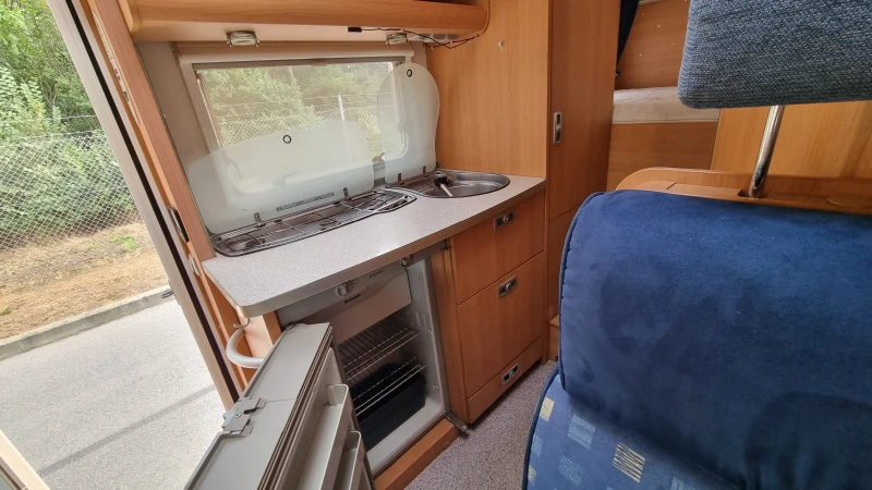 Кемпер Weinsberg Orbiter    Внос от Швейцария , снимка 9 - Каравани и кемпери - 51071638