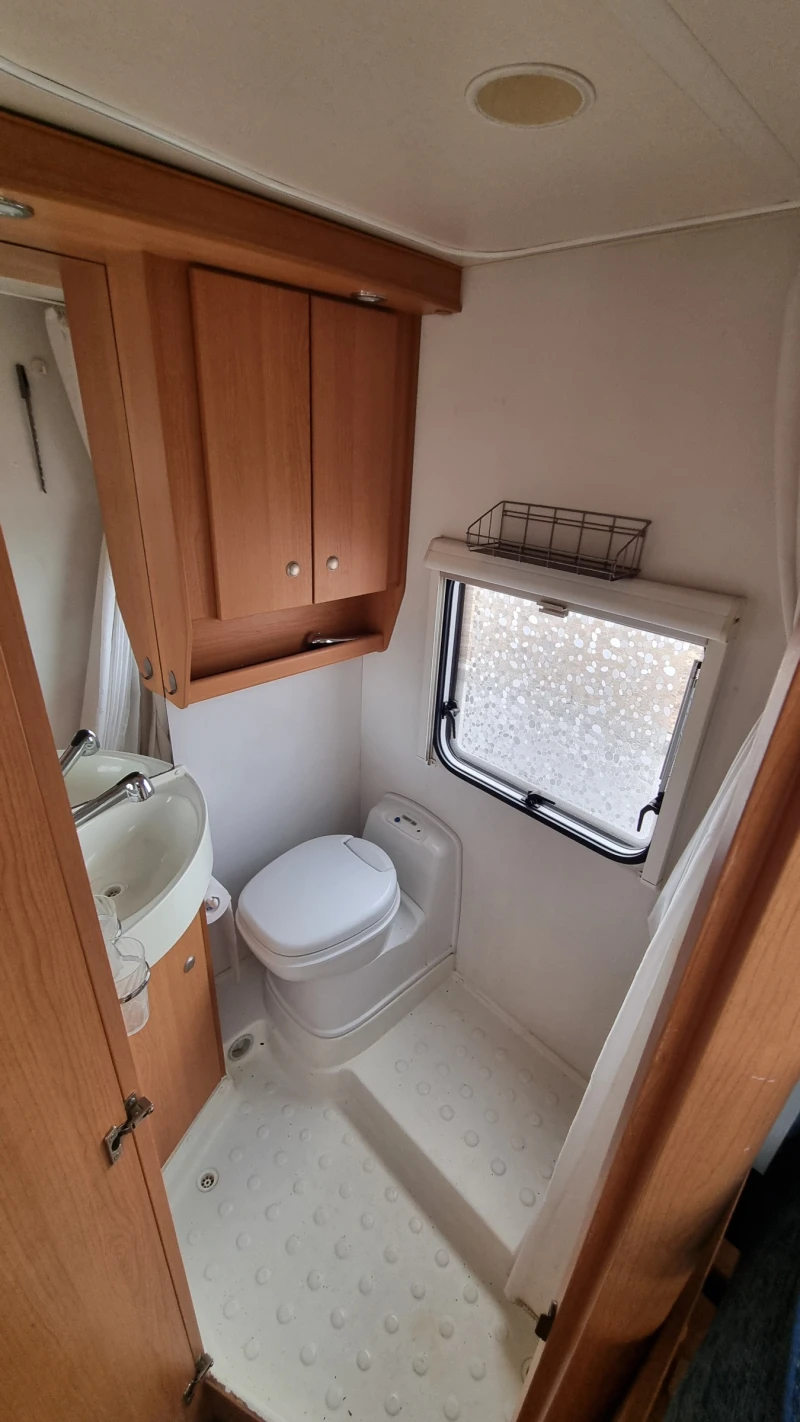 Кемпер Weinsberg Orbiter    Внос от Швейцария , снимка 11 - Каравани и кемпери - 51071638