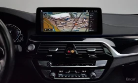 BMW 530E HYBRID* M* SPORT* ПОДГРЕВ* ОБДУХВАНЕ* ХЕДЪП* 360КА, снимка 9