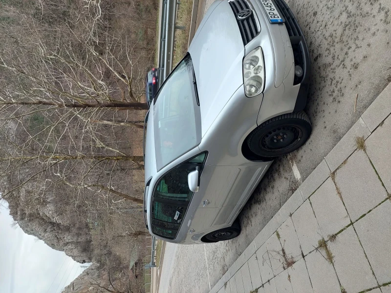 VW Touran, снимка 5 - Автомобили и джипове - 48588555