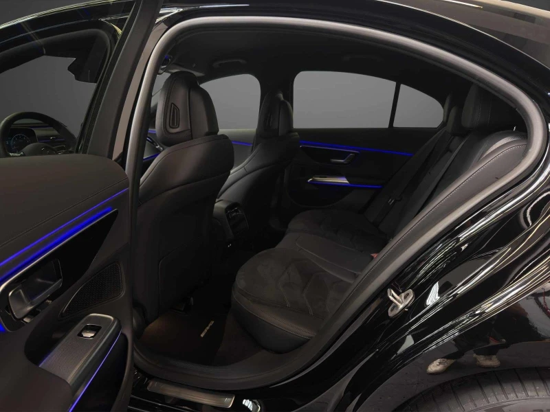 Mercedes-Benz E 200 AMG/4-MATIC/NIGHT/CAMERA/LED/DISTRONIC/, снимка 13 - Автомобили и джипове - 51623224