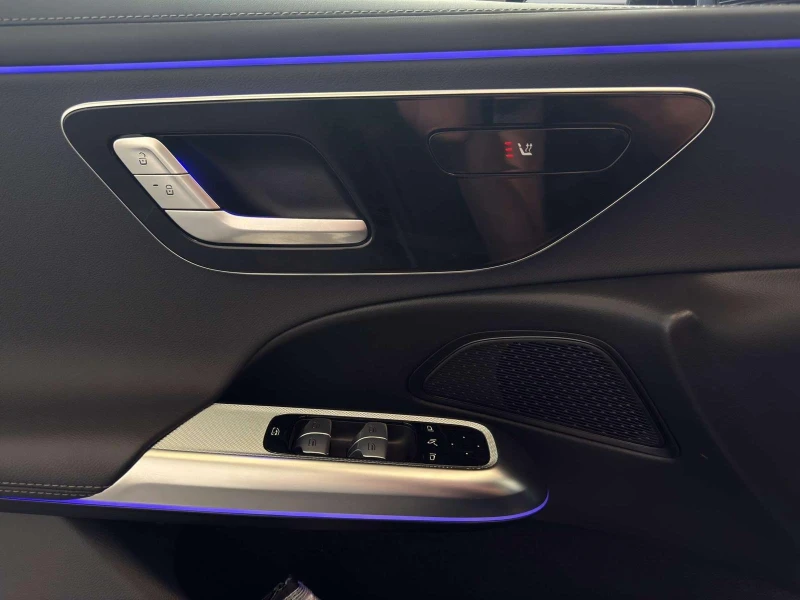 Mercedes-Benz E 200 AMG/4-MATIC/NIGHT/CAMERA/LED/DISTRONIC/, снимка 8 - Автомобили и джипове - 51623224