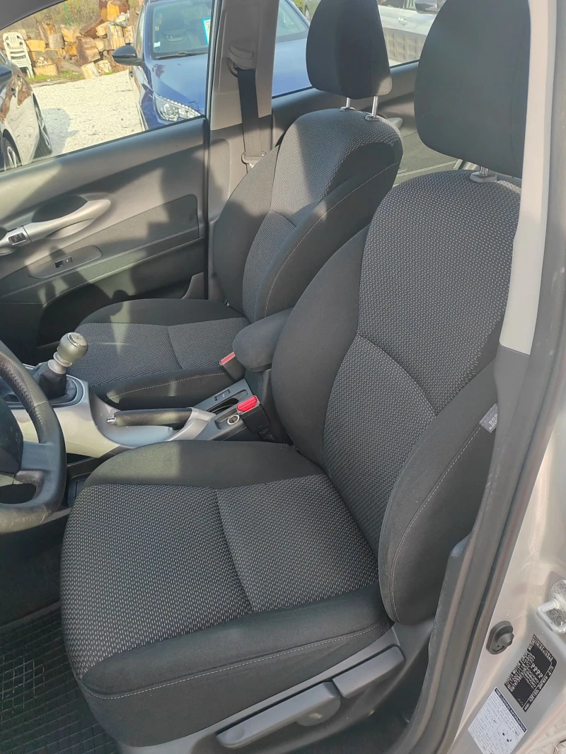 Toyota Auris 2.0, 127к.с., снимка 9 - Автомобили и джипове - 52631777