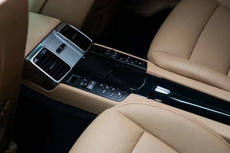 Porsche Panamera S E-Hybrid 86k km Facelift Air, снимка 12 - Автомобили и джипове - 52777746