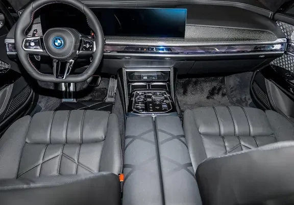 BMW 760 e M xDrive = NEW = Shadow Line Гаранция, снимка 8 - Автомобили и джипове - 53234886