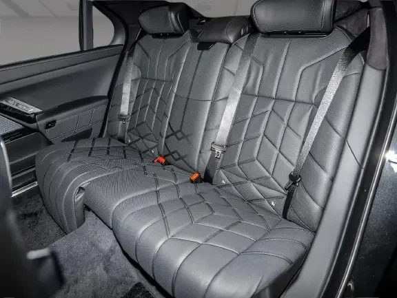 BMW 760 e M xDrive = NEW = Shadow Line Гаранция, снимка 11 - Автомобили и джипове - 53234886