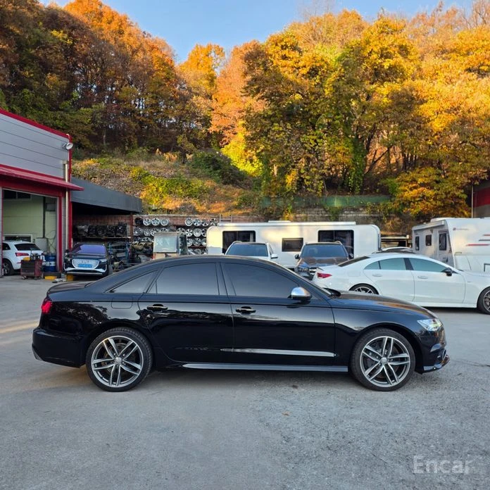 Audi S6 DISTRONIC* BANG & OLUFSEN* HEAD-UP* 360 CAM* , снимка 4 - Автомобили и джипове - 53851101