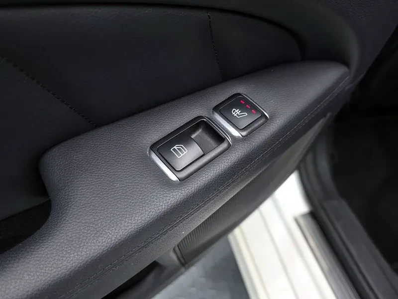 Mercedes-Benz CLS 350, снимка 17 - Автомобили и джипове - 55007814