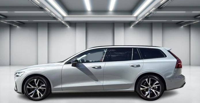 Volvo V60 B4 = Plus Dark = Гаранция, снимка 5 - Автомобили и джипове - 55089781