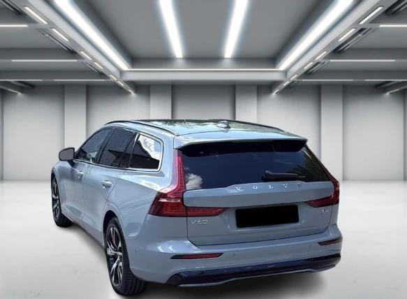Volvo V60 B4 = Plus Dark = Гаранция, снимка 2 - Автомобили и джипове - 55089781