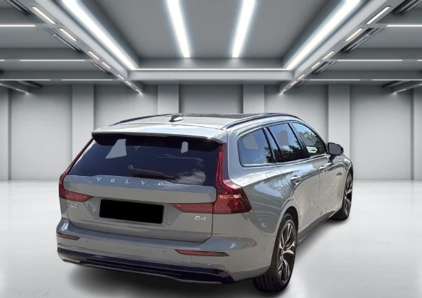 Volvo V60 B4 = Plus Dark = Гаранция, снимка 4 - Автомобили и джипове - 55089781