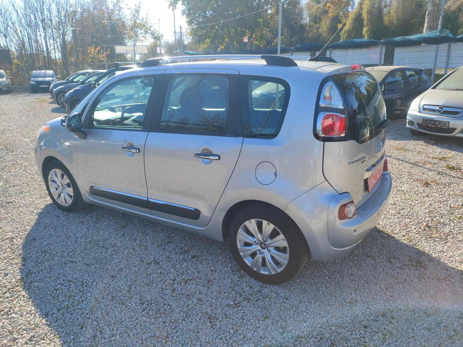 Citroen C3 Picasso 1.6i-120ks. - изображение 5