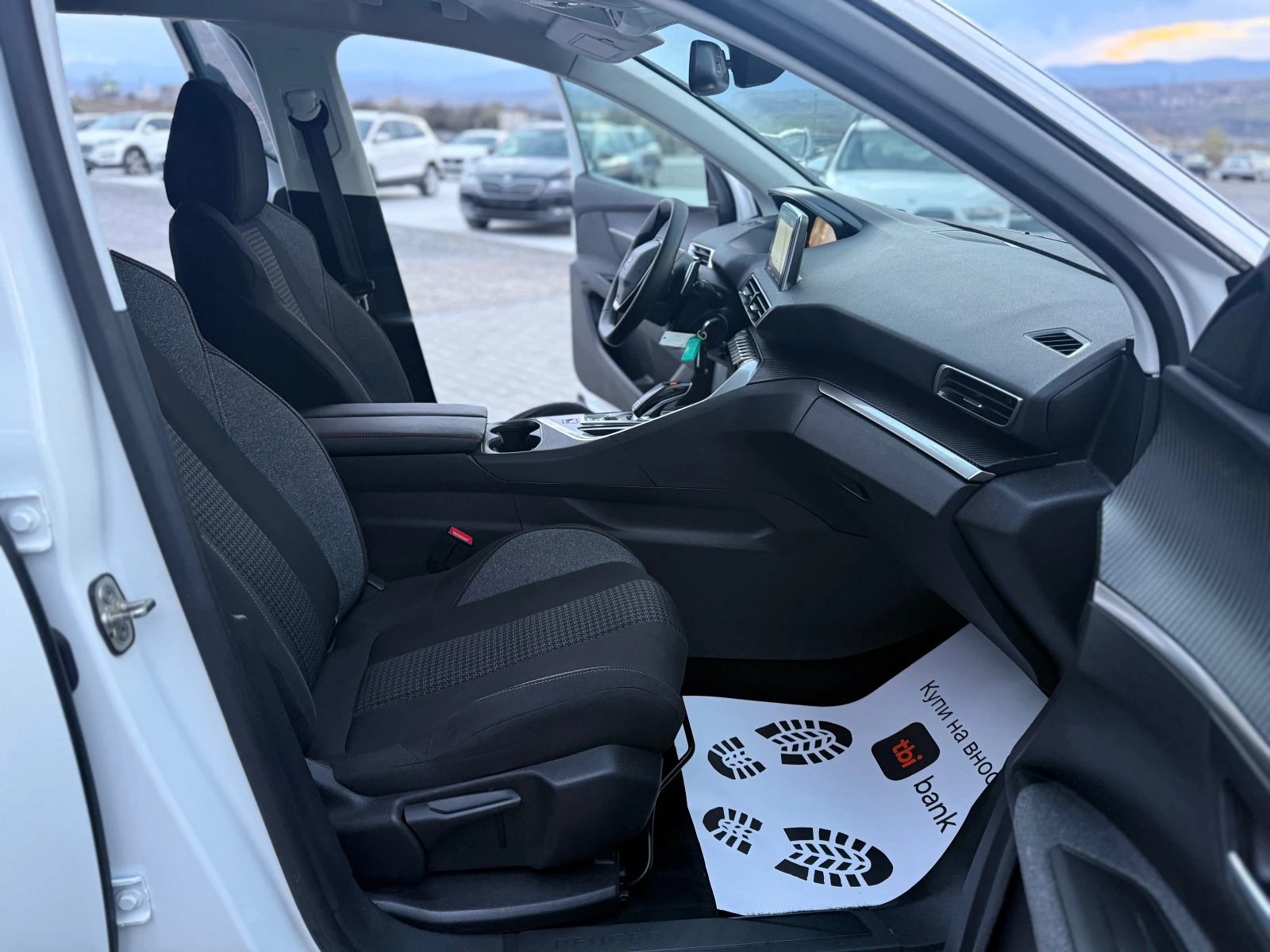 Peugeot 3008 1.5 dci Собствен лизинг !!!, снимка 14 - Автомобили и джипове - 53989359