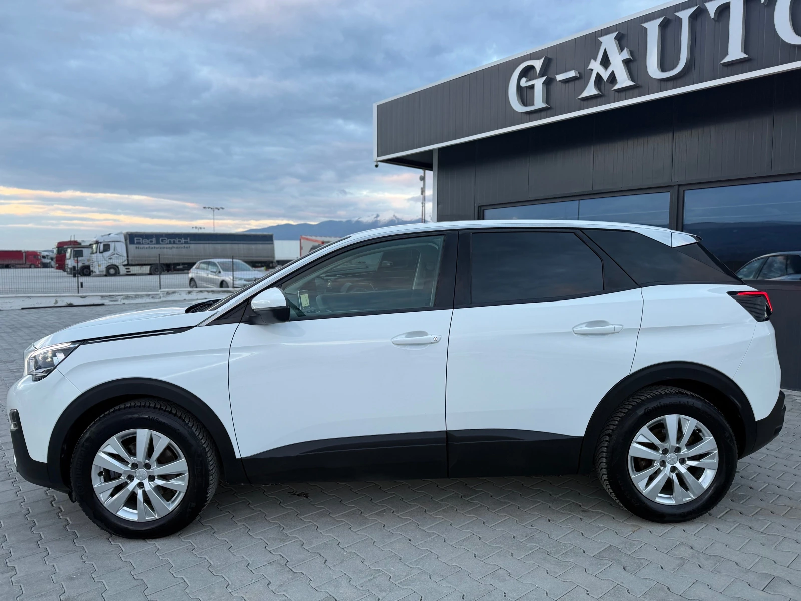 Peugeot 3008 1.5 dci Собствен лизинг !!!, снимка 8 - Автомобили и джипове - 53989359