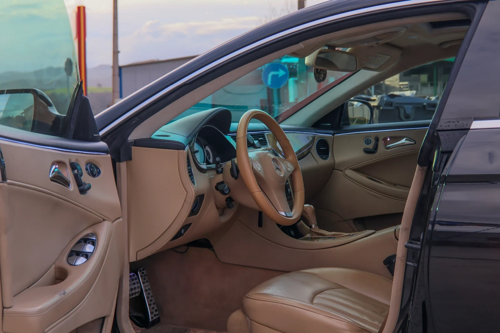 Mercedes-Benz CLS 320, снимка 7 - Автомобили и джипове - 54057613