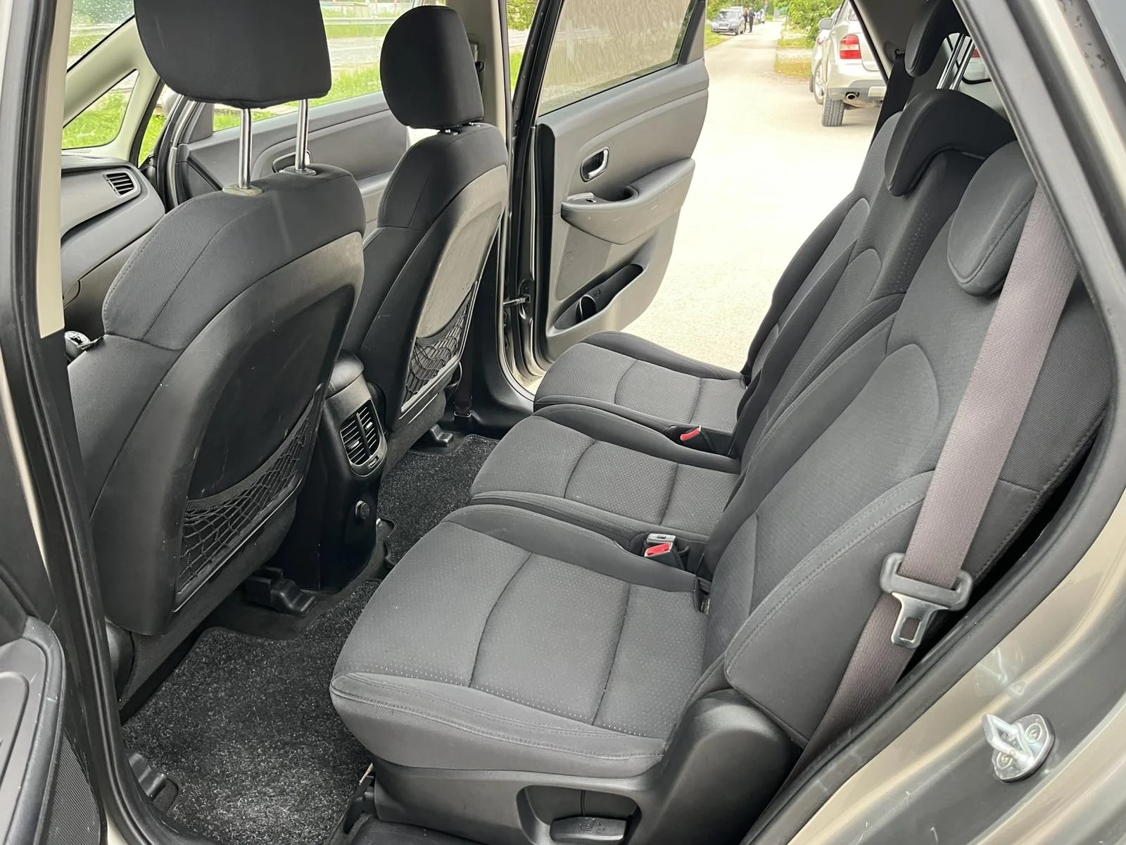 Kia Carens 1.7CRDI 116�� EURO 5B 6�� ��������� ���� ������ | Mobile.bg � ����������� 9