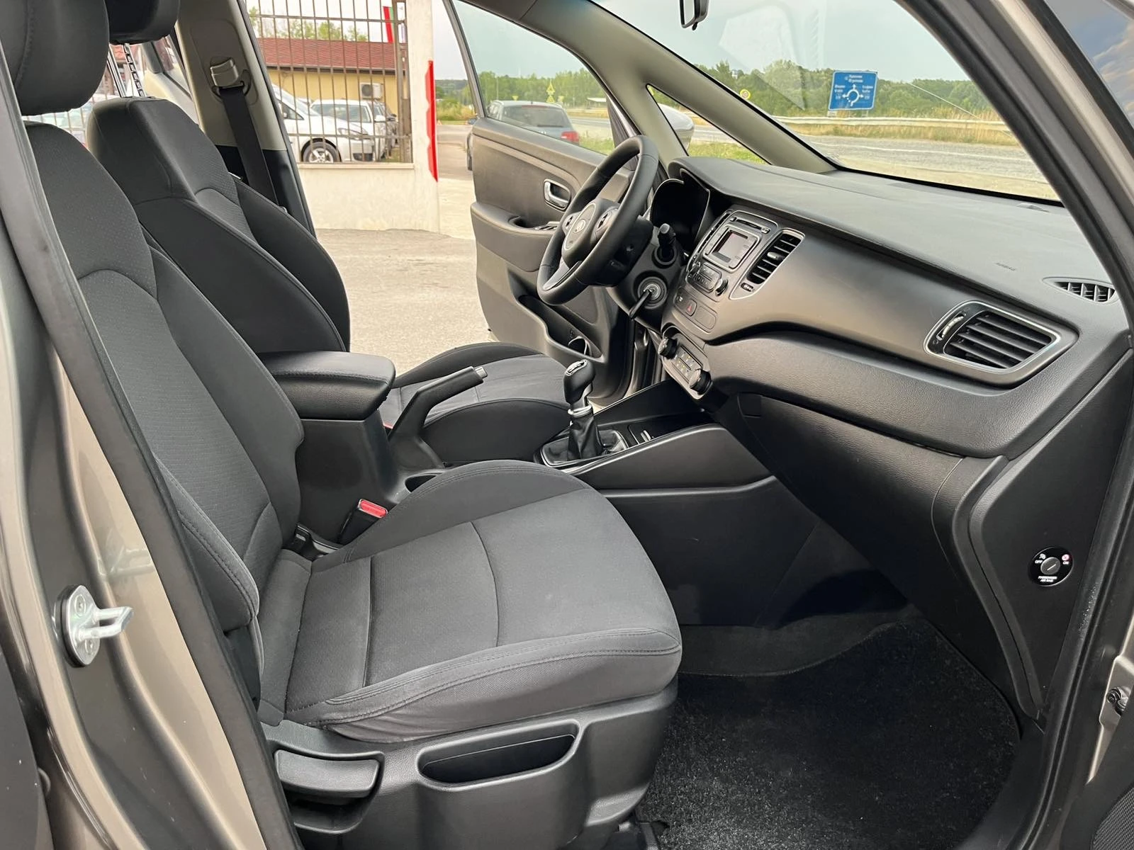 Kia Carens 1.7CRDI 116кс EURO 5B 6ск АВТОПИЛОТ ВНОС ИТАЛИЯ, снимка 11 - Автомобили и джипове - 54240365