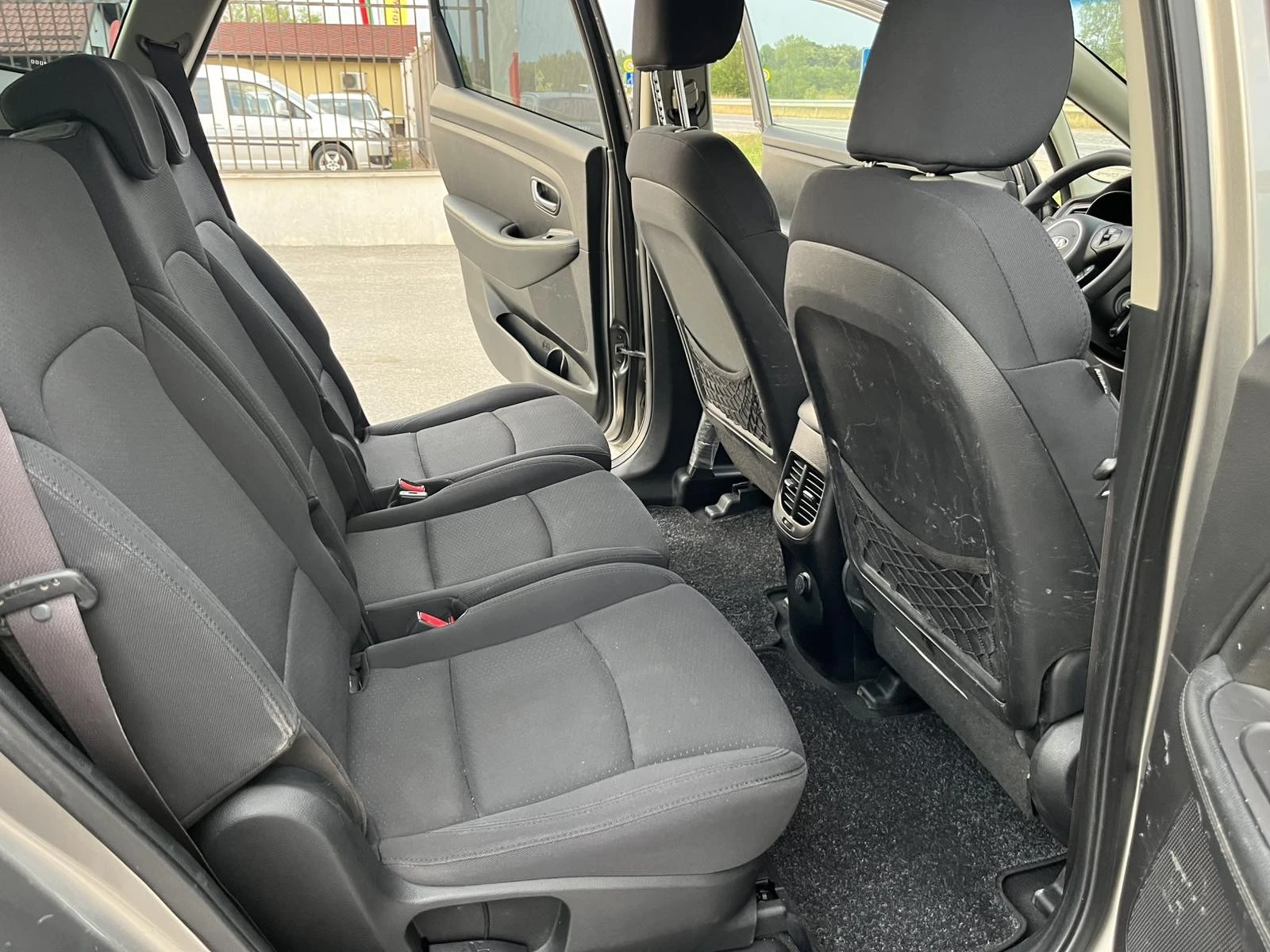 Kia Carens 1.7CRDI 116кс EURO 5B 6ск АВТОПИЛОТ ВНОС ИТАЛИЯ, снимка 10 - Автомобили и джипове - 54240365