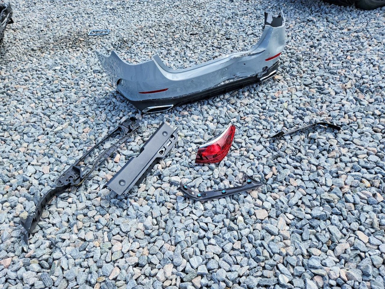 Mercedes-Benz E 350 2.0l 4Matic, снимка 12 - Автомобили и джипове - 54349229