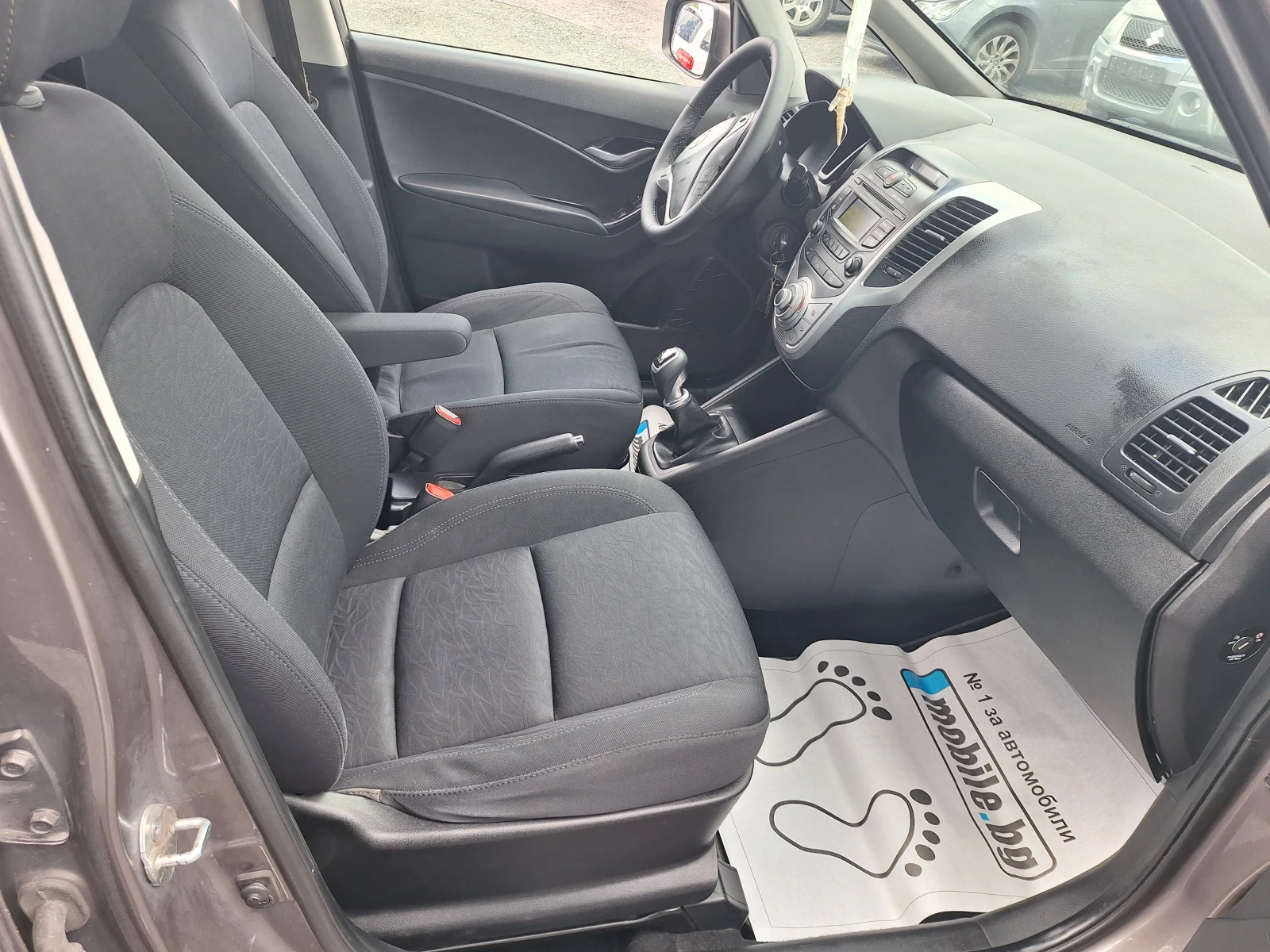 Hyundai Ix20 1.4crdi, снимка 9 - Автомобили и джипове - 54388271