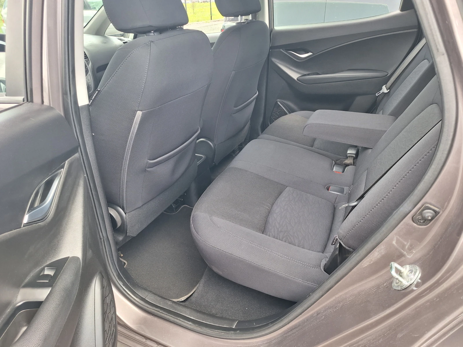 Hyundai Ix20 1.4crdi, снимка 13 - Автомобили и джипове - 54388271