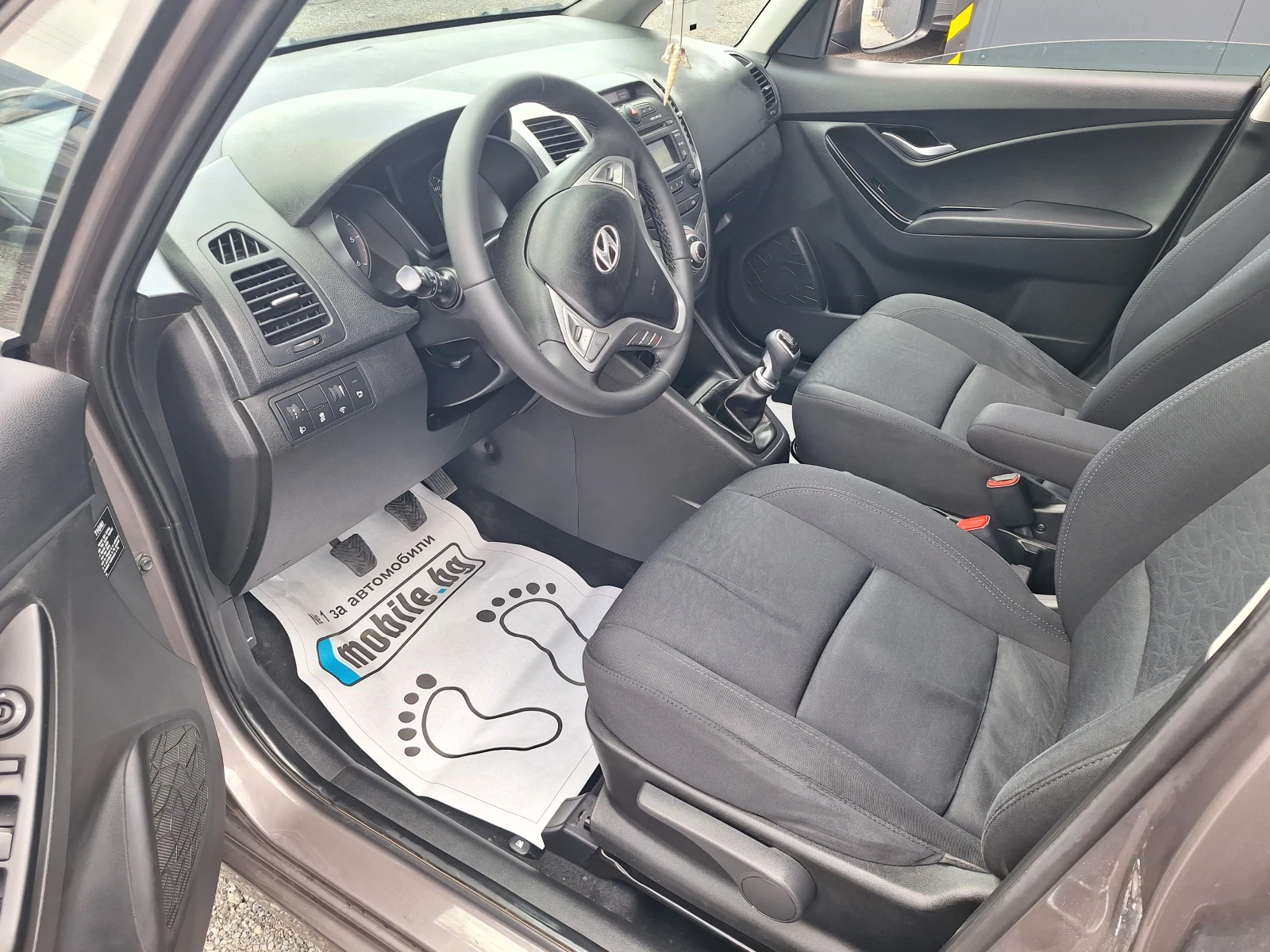 Hyundai Ix20 1.4crdi, снимка 8 - Автомобили и джипове - 54388271