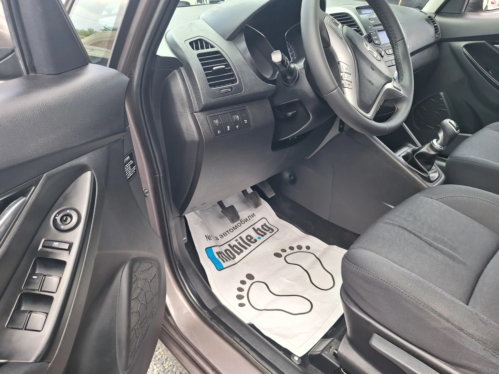 Hyundai Ix20 1.4crdi, снимка 11 - Автомобили и джипове - 54388271