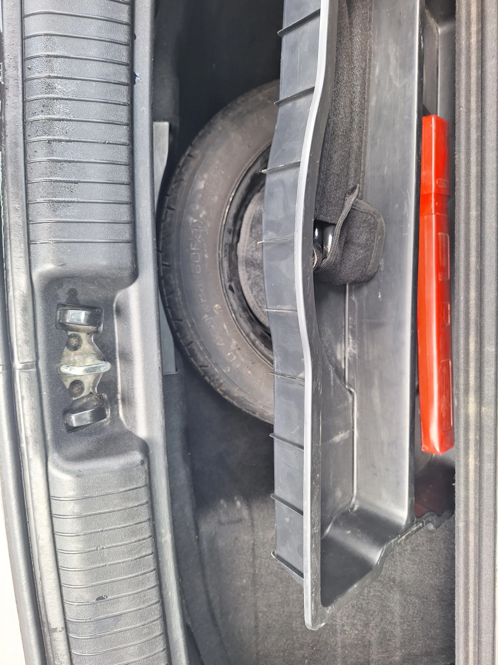 Hyundai Ix20 1.4crdi, снимка 15 - Автомобили и джипове - 54388271