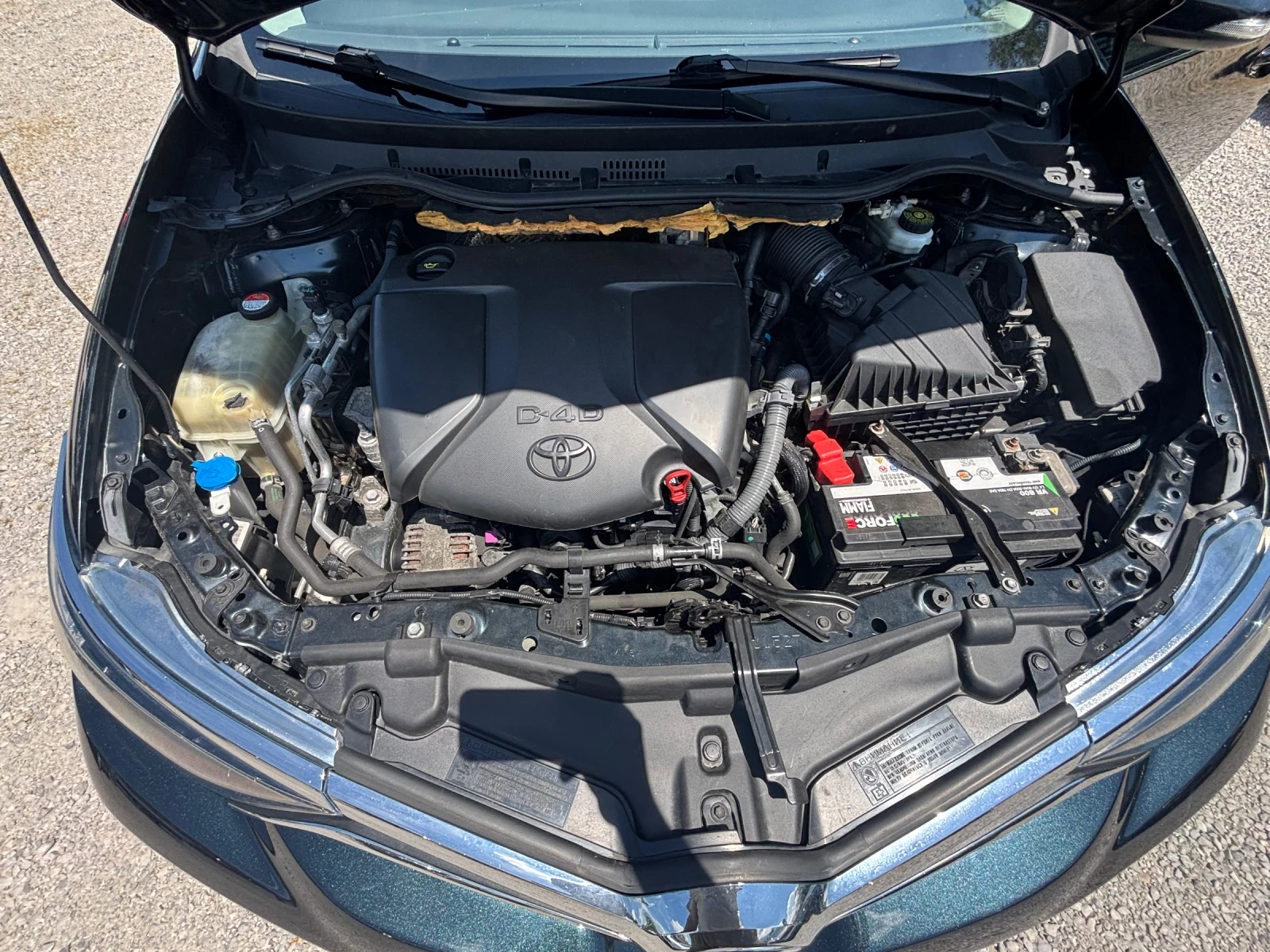 Toyota Auris 1.6 D4D, снимка 13 - Автомобили и джипове - 54941754