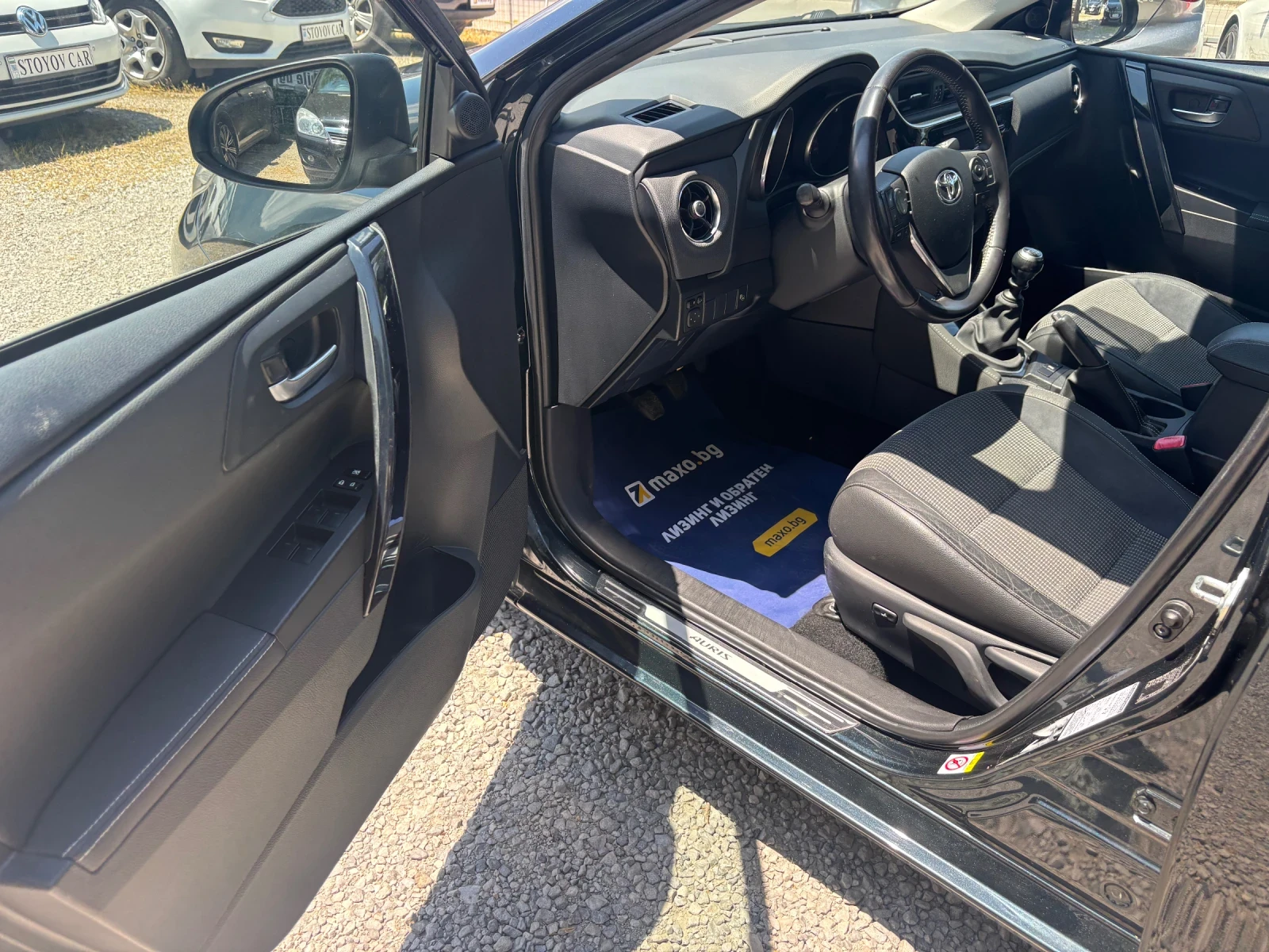 Toyota Auris 1.6 D4D, снимка 12 - Автомобили и джипове - 54941754